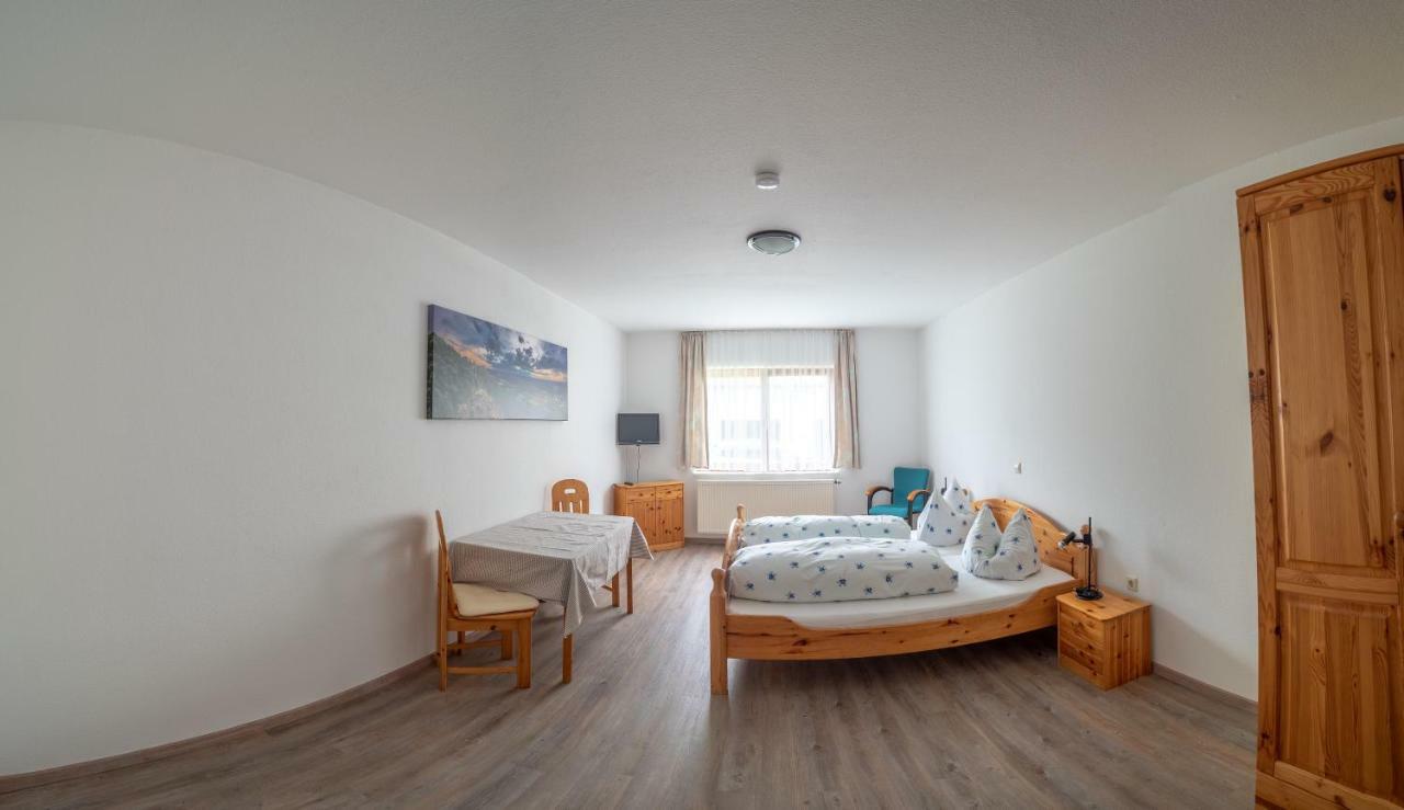 Gaestehaus Marion Dettingen an der Erms Екстер'єр фото