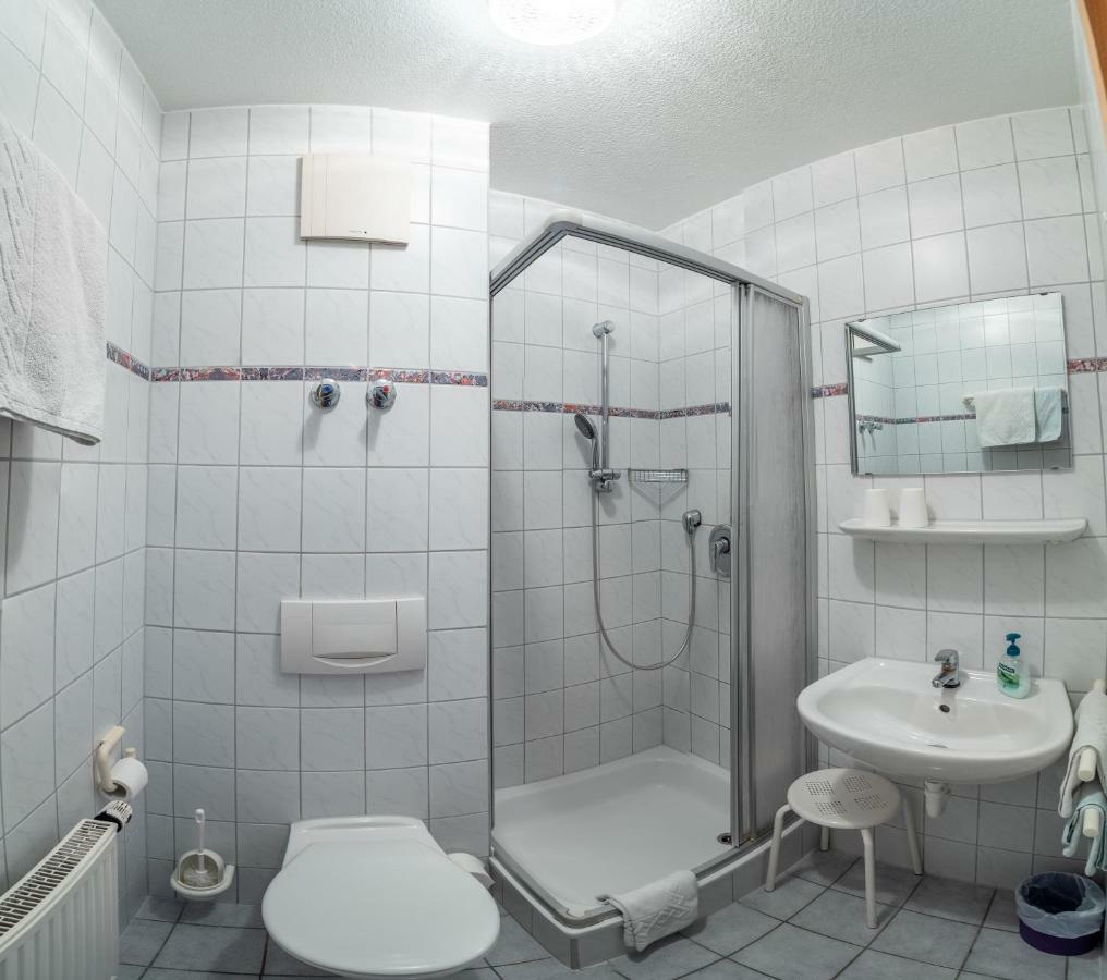 Gaestehaus Marion Dettingen an der Erms Екстер'єр фото